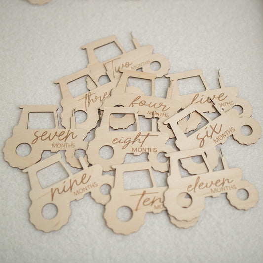 Tractor Baby Monthly Milestones (1–12 Months)